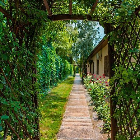 Gоlden Dragon Villa Hotel Μπισκέκ Εξωτερικό φωτογραφία