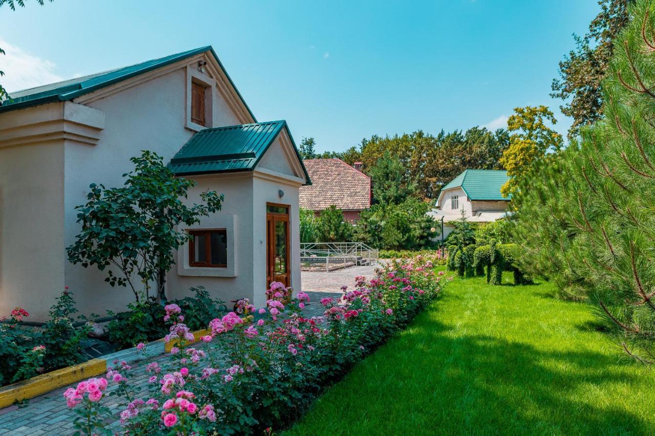Gоlden Dragon Villa Hotel Μπισκέκ Εξωτερικό φωτογραφία